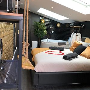 Playroom Et Nuit Insolite